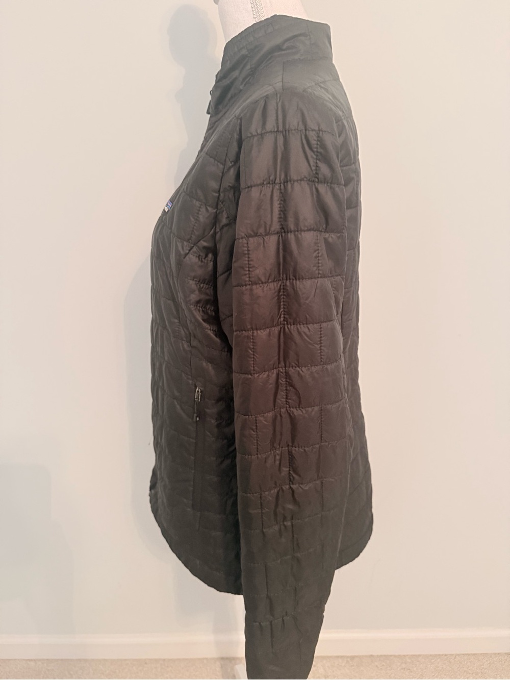 EUC - Patagonia Women's Black Quilted Jacket - Picture 2 of 8